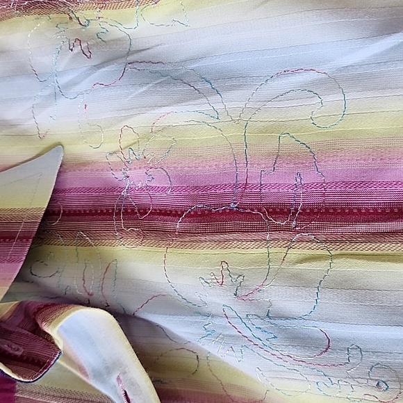Robert Graham shirt. Amazing embroidery details & colors. - Picture 5 of 5